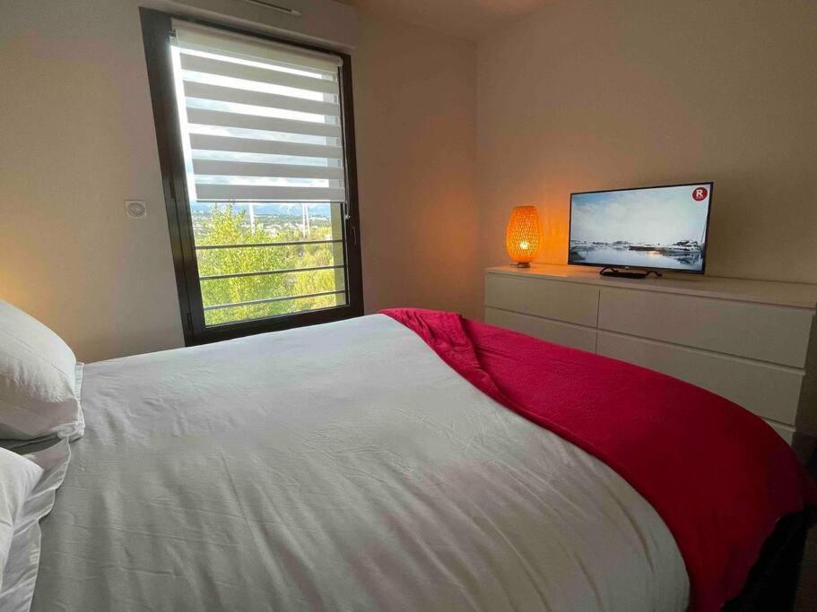 Superbe Appartement, Piscine, Vue Mer Et Montagnes Antibes Exterior foto